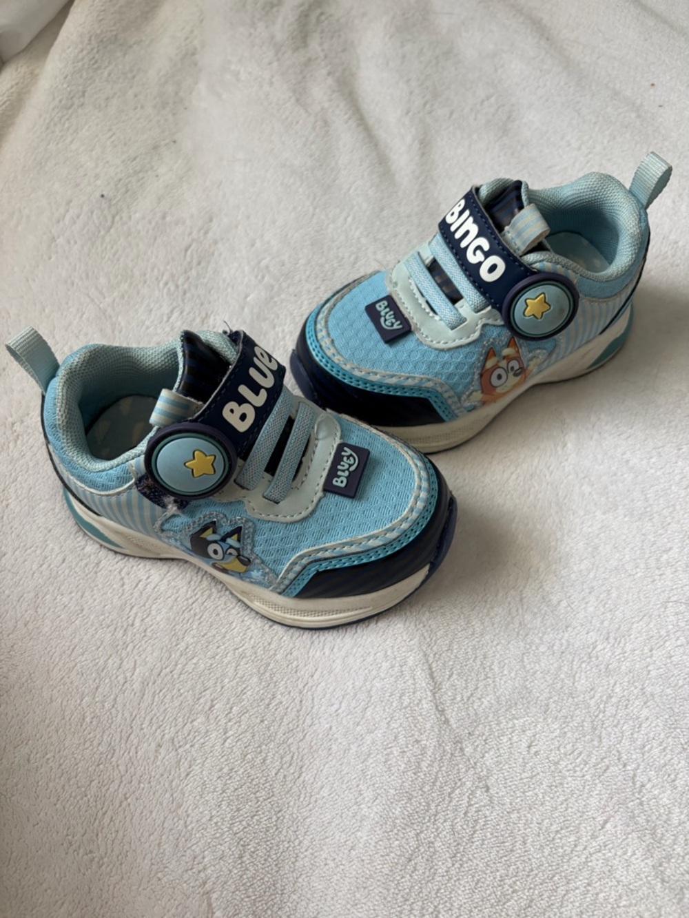 Bluey toddler Light-Up Sneakers with Velcro